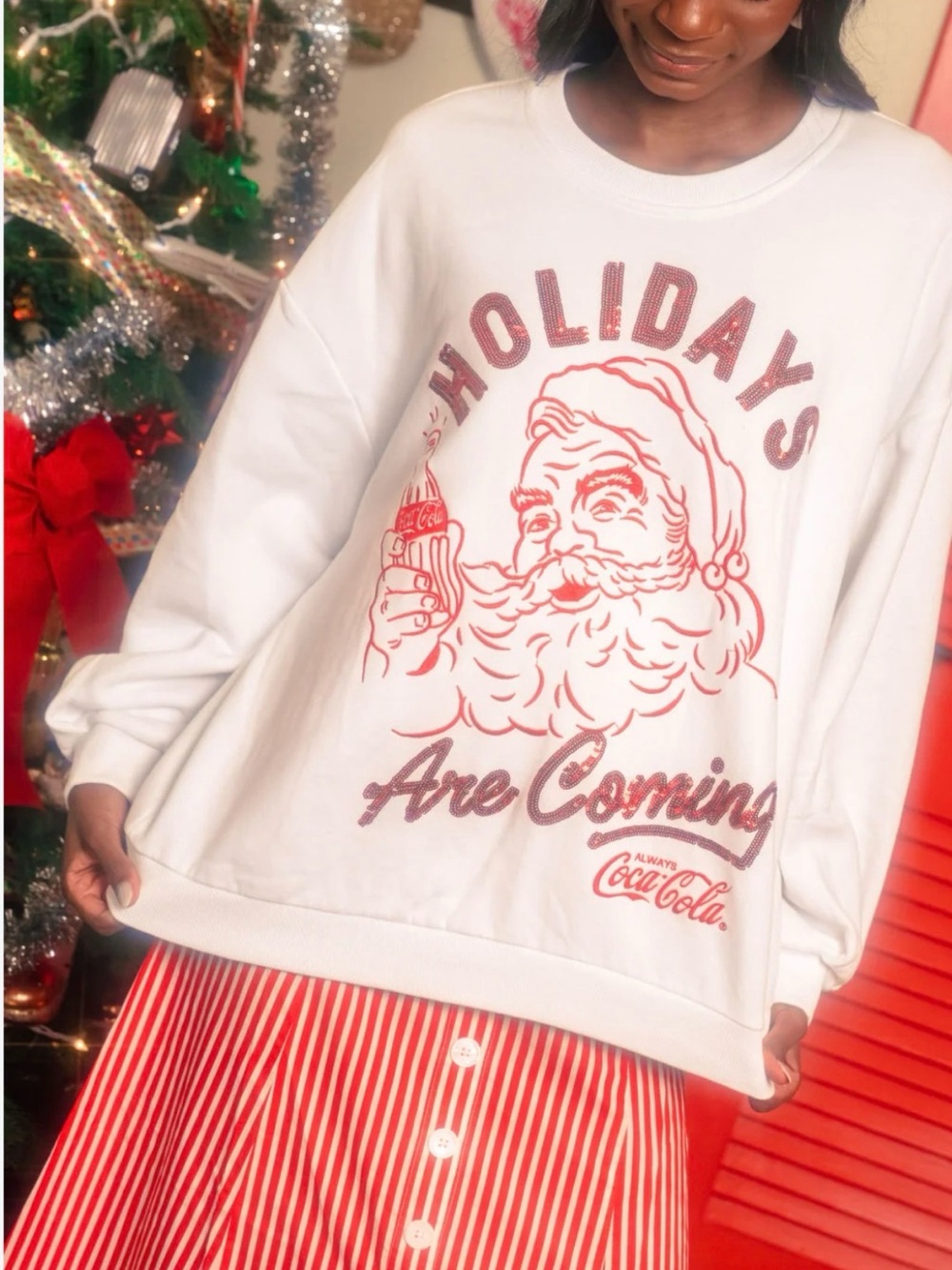 NWT! QUEEN OF SPARKLES White Holiday Coca Cola Santa Sweatshirt